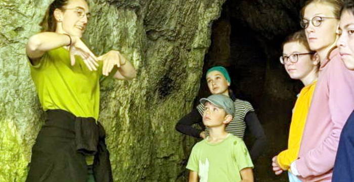 Bei einem Wanderanlass erfuhren wir sehr viel Spannendes über die Höhlen im Kaltbrunnental.